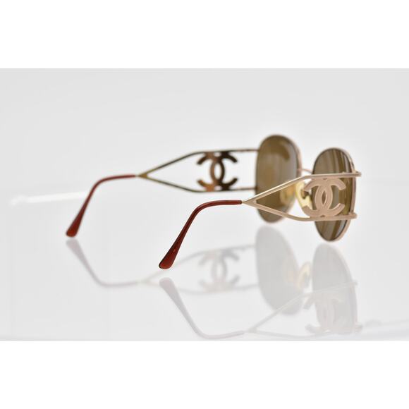 Chanel 05258 45002 Vintage Sunglasses - LENSES FAIR/FRAMES GOOD - READ - Picture 13 of 16